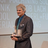 Benedikt Rauscher, Development Group Manager, alla cerimonia di consegna del premio.